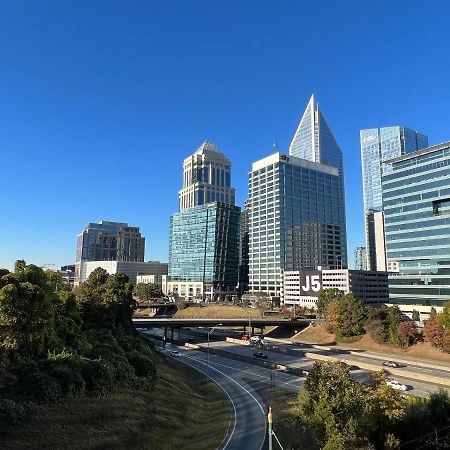Spacious 2 Bed, 2 Bath Uptown Gem In The Heart Of The City-Parking-Wi-Fi-Balcony Cgv Charlotte Extérieur photo