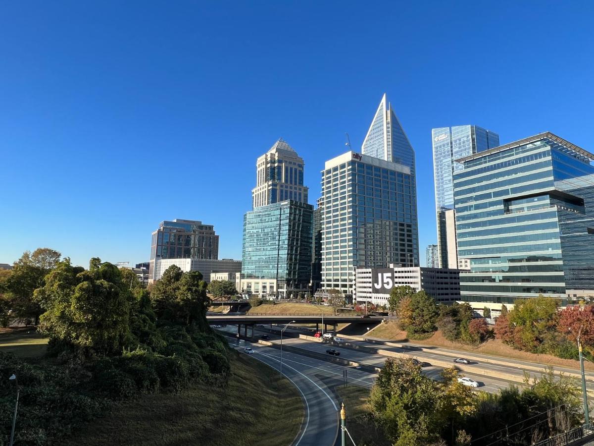 Spacious 2 Bed, 2 Bath Uptown Gem In The Heart Of The City-Parking-Wi-Fi-Balcony Cgv Charlotte Extérieur photo