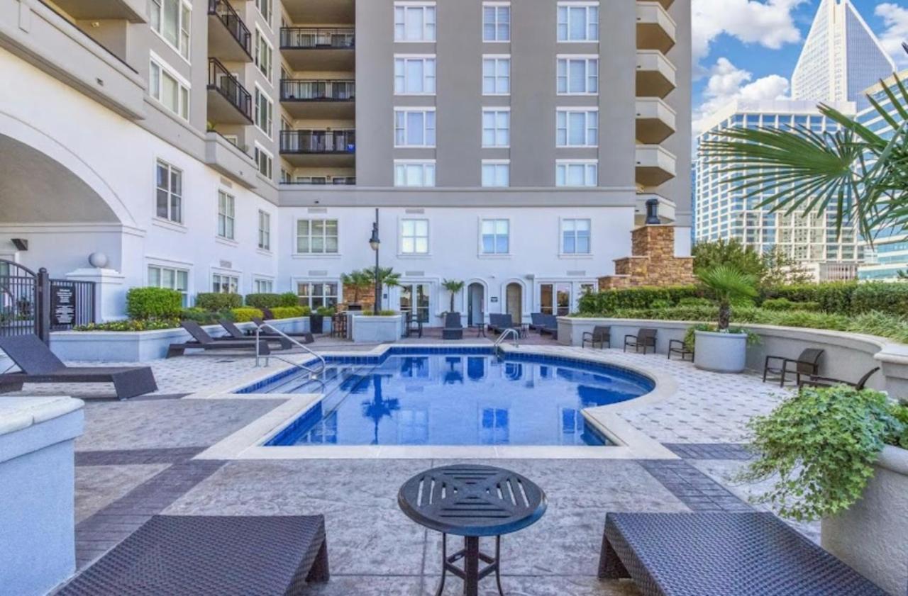 Spacious 2 Bed, 2 Bath Uptown Gem In The Heart Of The City-Parking-Wi-Fi-Balcony Cgv Charlotte Extérieur photo