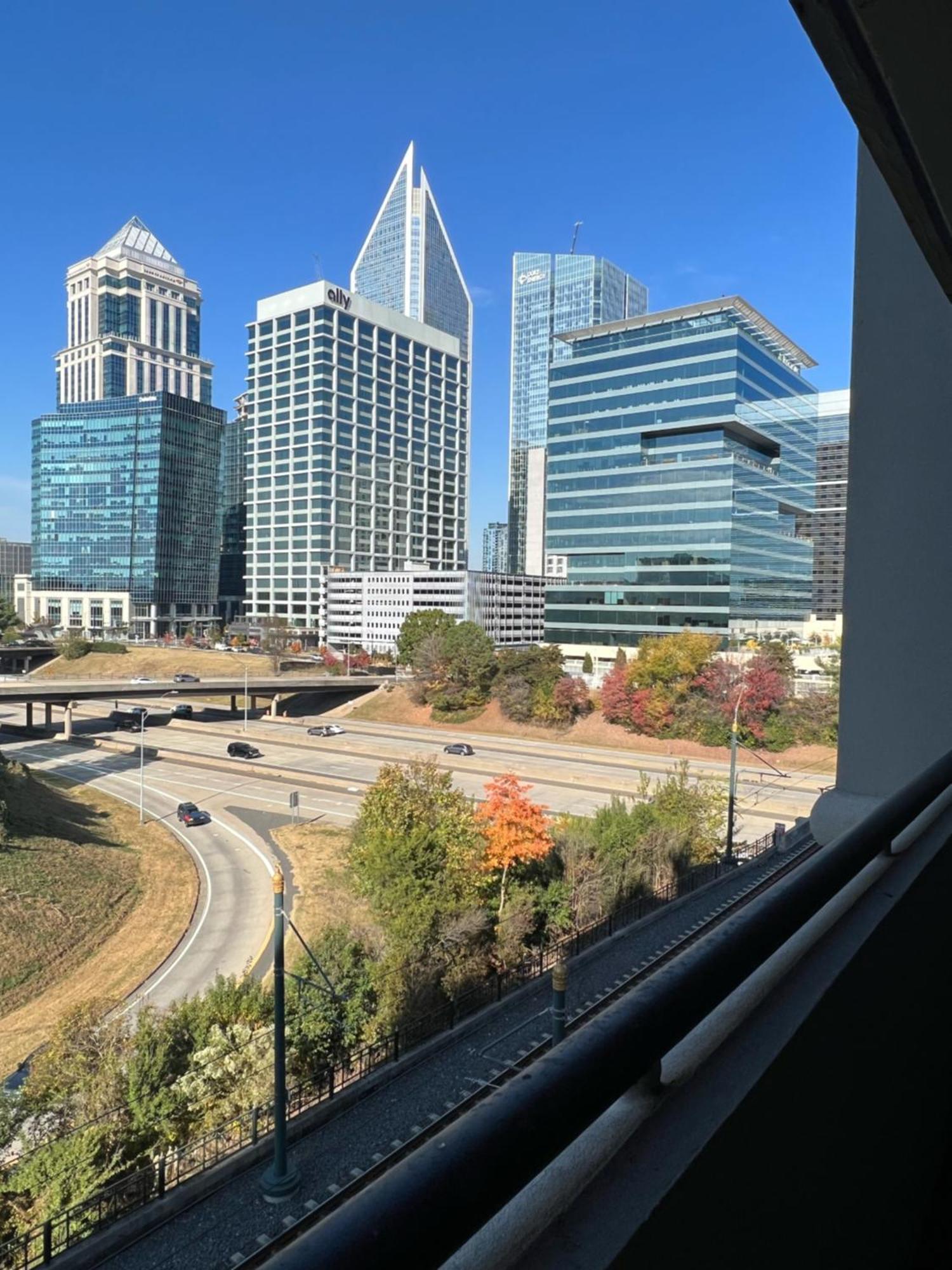 Spacious 2 Bed, 2 Bath Uptown Gem In The Heart Of The City-Parking-Wi-Fi-Balcony Cgv Charlotte Extérieur photo